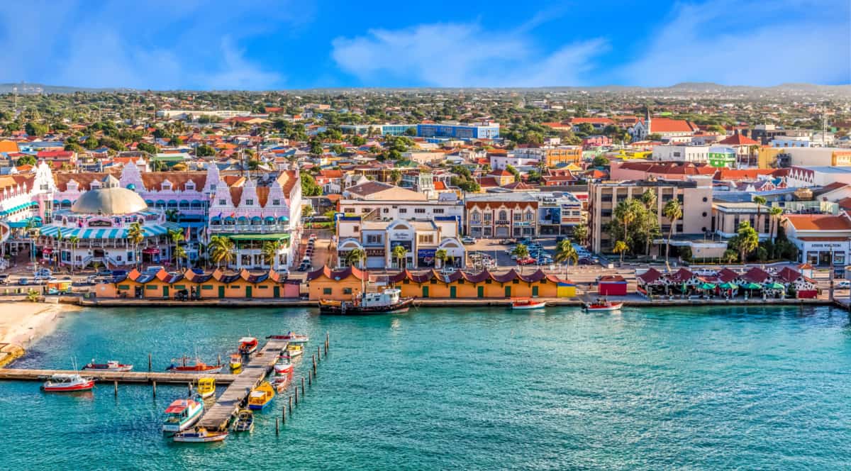 How Long Is the Flight from New York to Aruba? - The Family Vacation Guide How Long Is the Flight from New York to Aruba? - The Family Vacation Guide