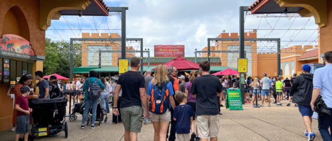The lines of people at the entrance to Busch Gardens in Tampa, Florida.