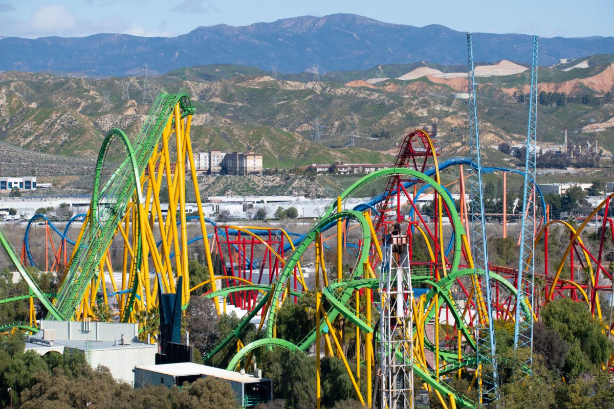 Is There Six Flags in Orlando, Florida? The Family Vacation Guide