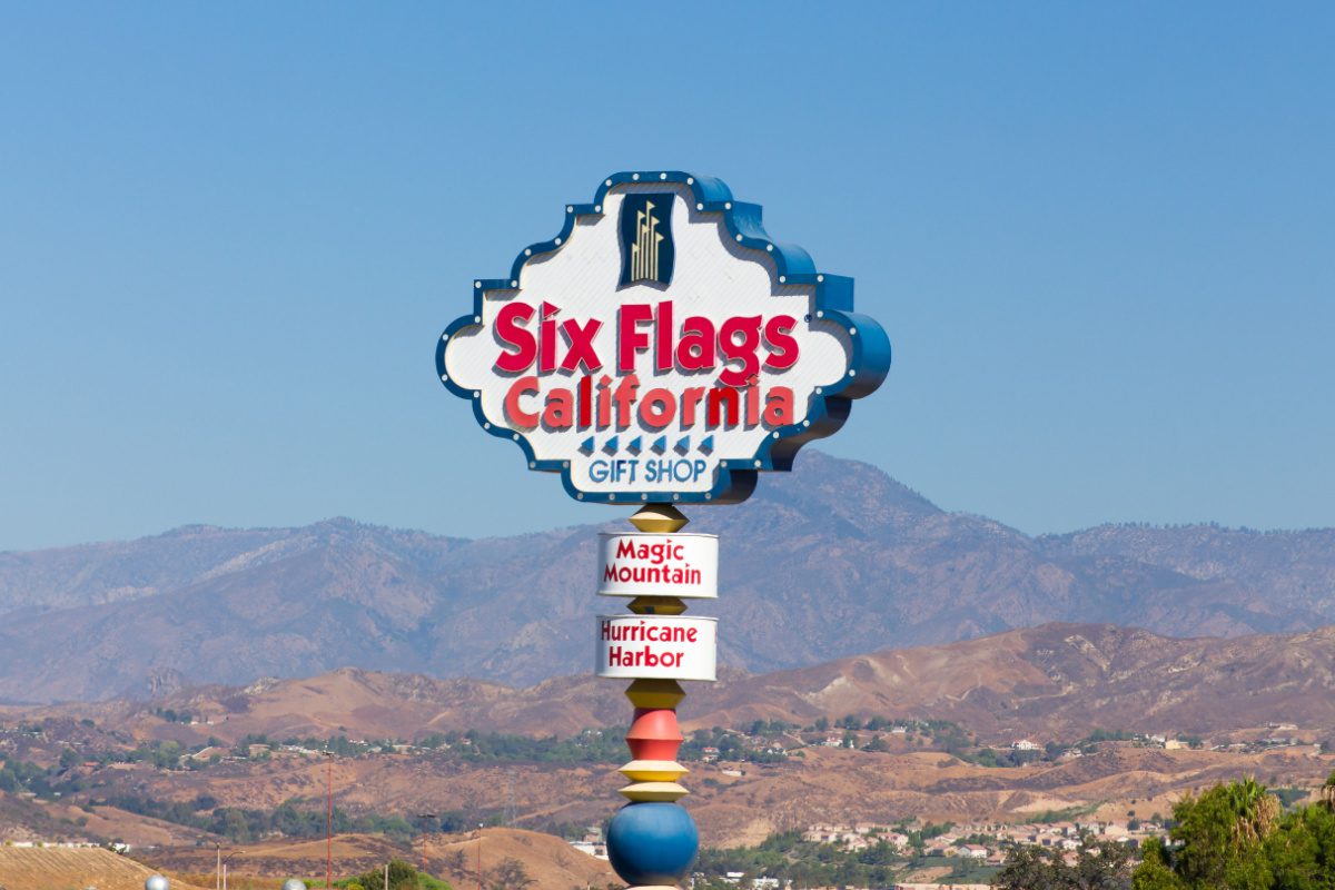 What to Wear to Six Flags The Ultimate Guide The Family Vacation Guide