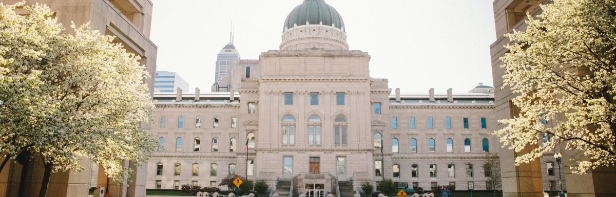 Side view of the Indiana Statehouse from the West side of the building.